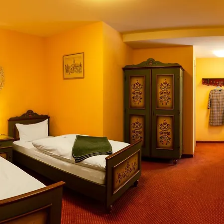 Werdenfelser Hof Szálloda 3*
