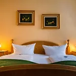 فندق فيردنفيلزر هوف 3*